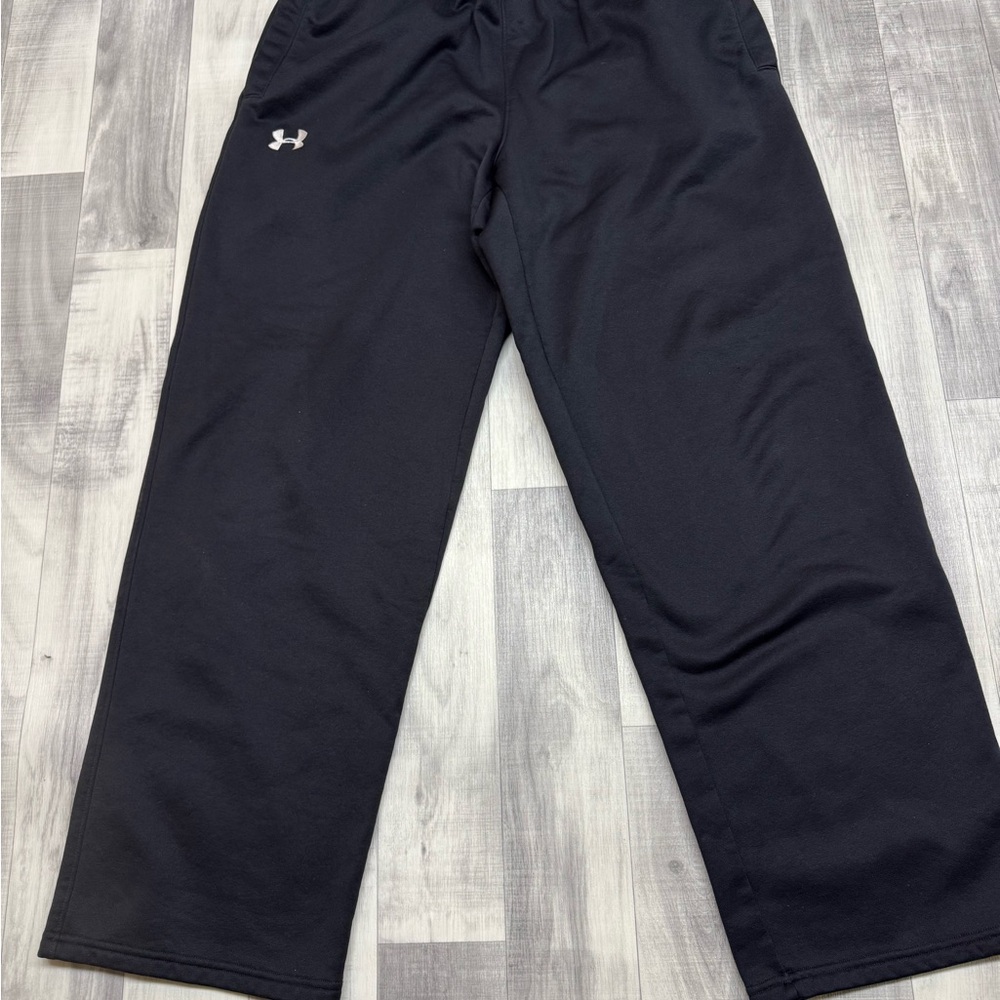 Men’s L Under Armour Black Loose Athletic Sweatpants W/Pockets